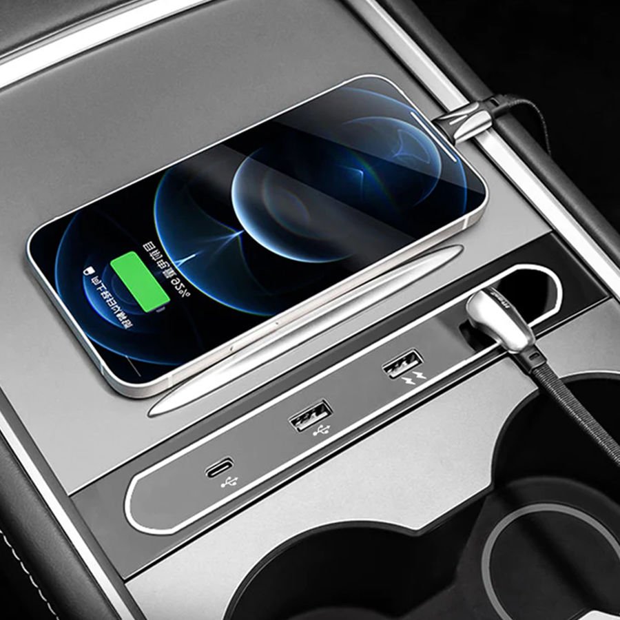 TESLA MODEL Y USB ÇOĞALTICI